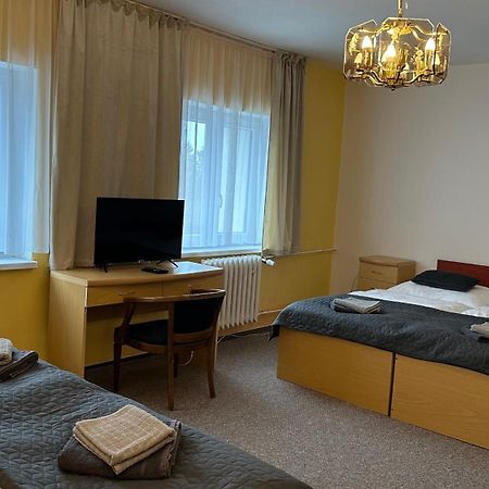 Hotel Pod Vlekem Лоучна-под-Кліновцем Екстер'єр фото