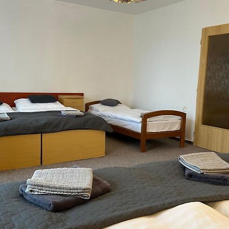 Hotel Pod Vlekem Лоучна-под-Кліновцем Екстер'єр фото