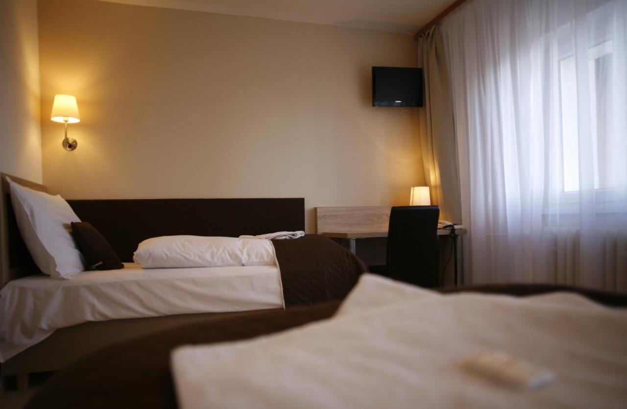 Hotel Pod Vlekem Лоучна-под-Кліновцем Екстер'єр фото