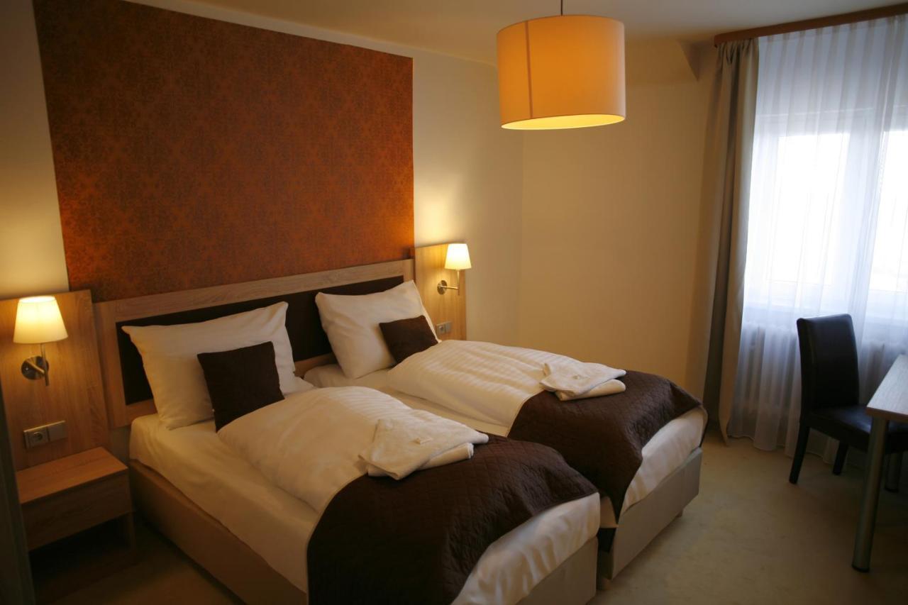 Hotel Pod Vlekem Лоучна-под-Кліновцем Екстер'єр фото