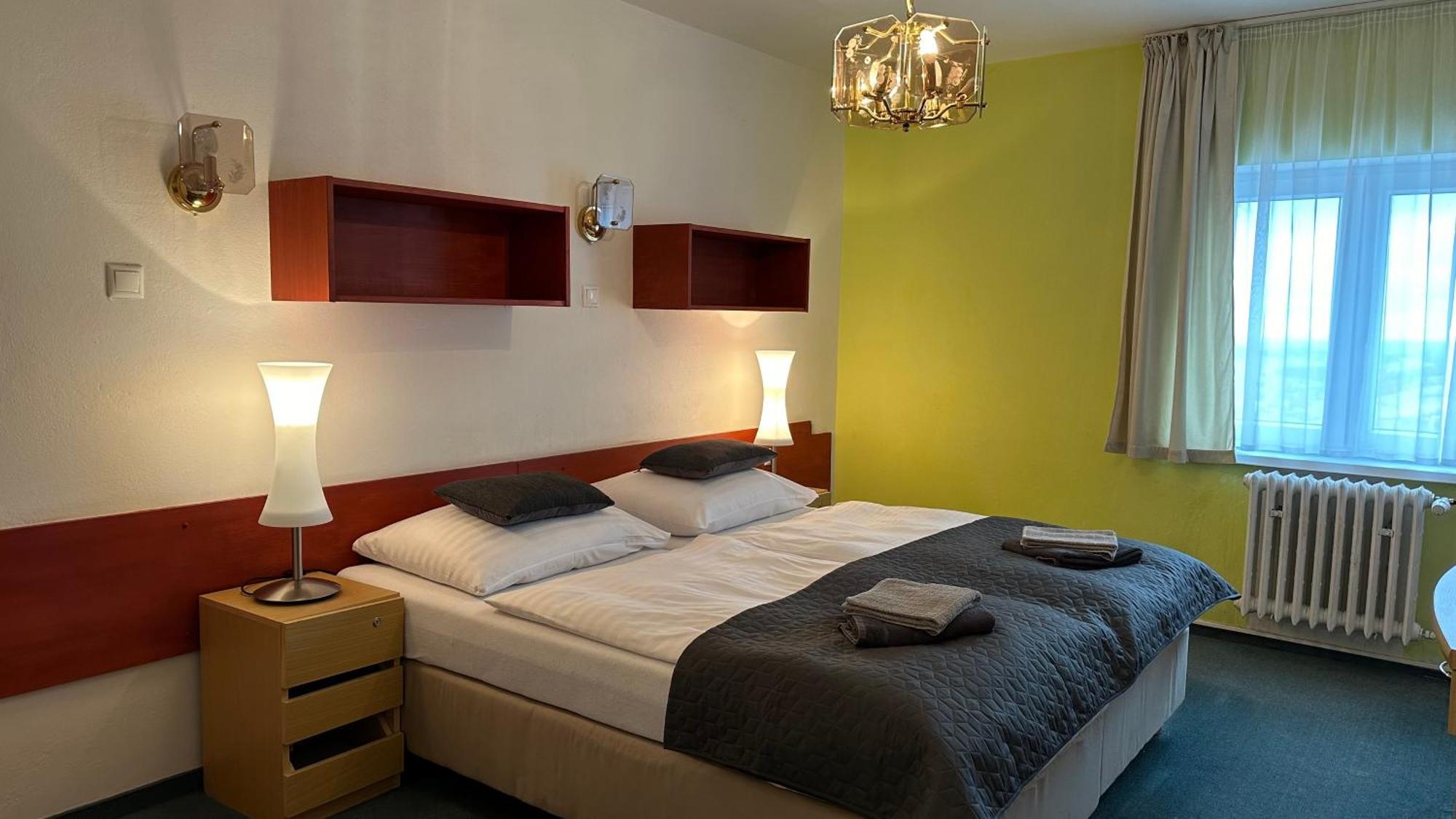 Hotel Pod Vlekem Лоучна-под-Кліновцем Екстер'єр фото